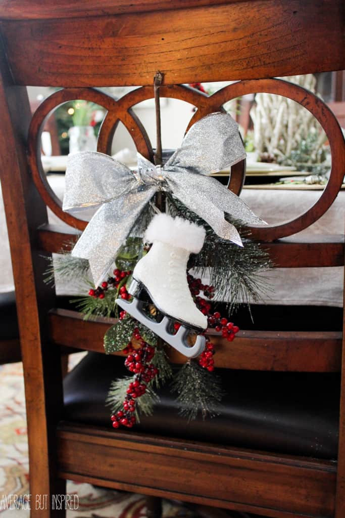 This post has great ideas for decorating your dining room for Christmas! 5 manageable tips will have you decking the halls in no time! #ad