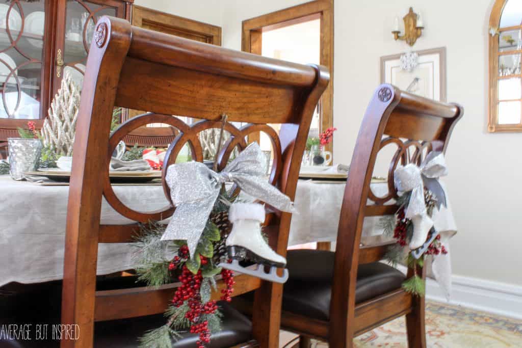 This post has great ideas for decorating your dining room for Christmas! 5 manageable tips will have you decking the halls in no time! #ad