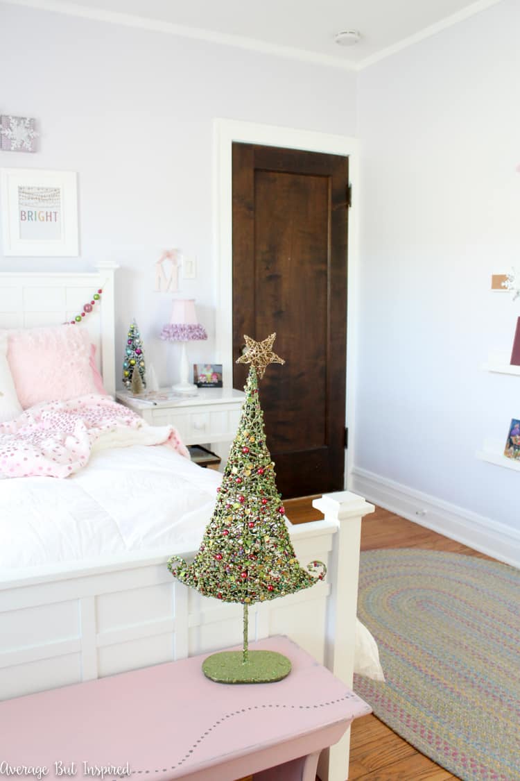 Deck the halls with these fun Colorful Christmas Kids Bedroom decor ideas! 