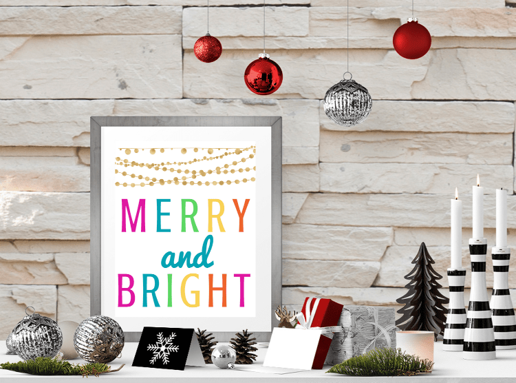 These free Christmas printables come in two color combinations! Merry and Bright printables are sure to add some festivity to your Christmas decor! #printables #freeprintables #Christmasprintables