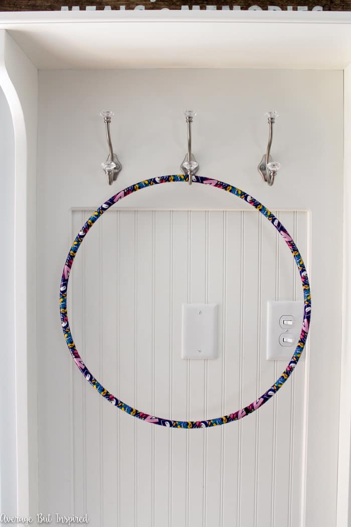 How To Make An Outdoor Hula Hoop Wreath Average But Inspired