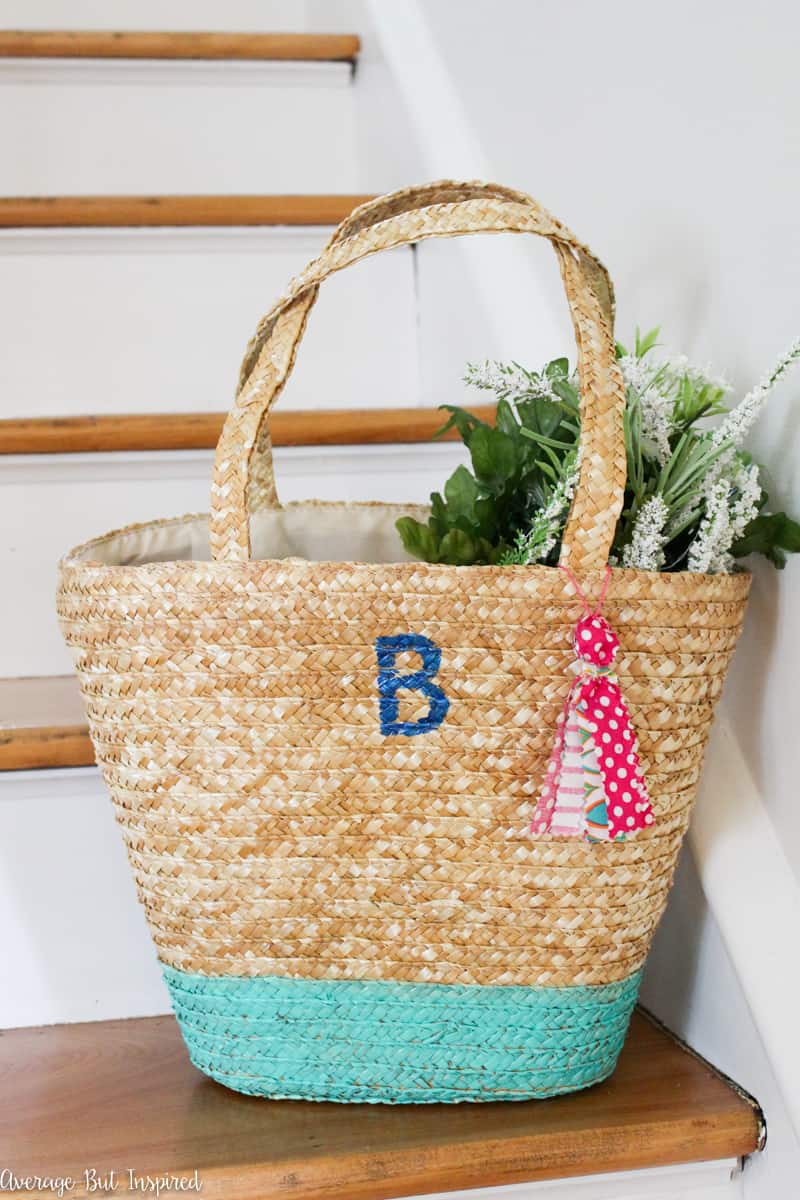 THE PERFECT STRAW TOTE & FUN WAYS TO CUSTOMIZE IT