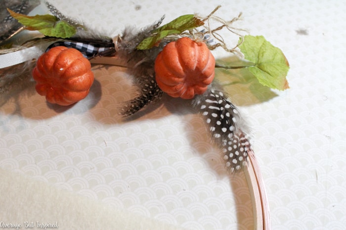 Make a beautiful Thanksgiving embroidery hoop wreath to help you remember what you're grateful for this season!