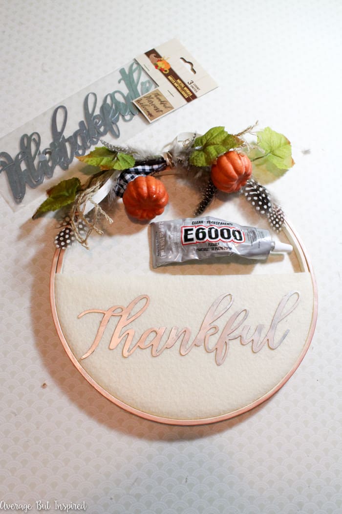Make a beautiful Thanksgiving embroidery hoop wreath to help you remember what you're grateful for this season!