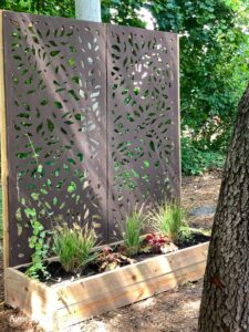 Freestanding DIY Outdoor Privacy Screen - Average But Inspired