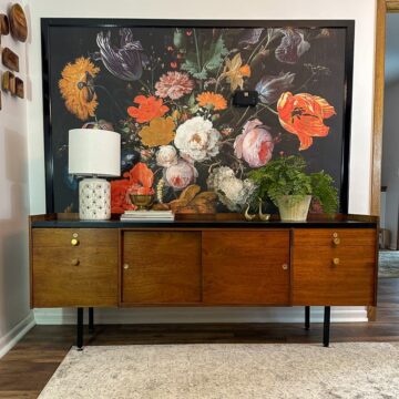 This mid-century modern furniture makeover of a vintage credenza is a perfect blend of modern updates while maintaining the character of the era.